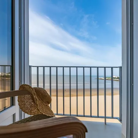 Cerise - Le Grand De La Plage 3*