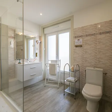 Отель Cerise - Le Grand De La 3*