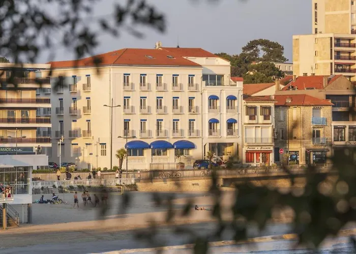Cerise - Le Grand De La Hotel Royan
