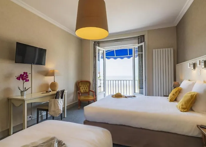 Cerise - Le Grand De La Hotel 3*