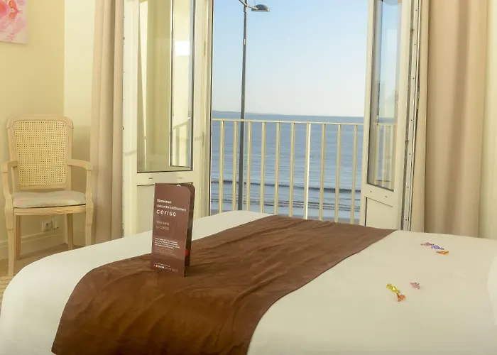 ホテル Cerise - Le Grand De La 3*