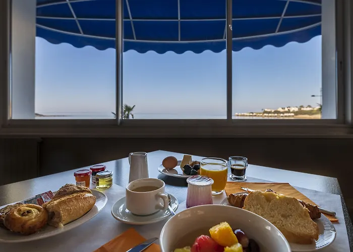 Hotel Cerise - Le Grand De La 3*